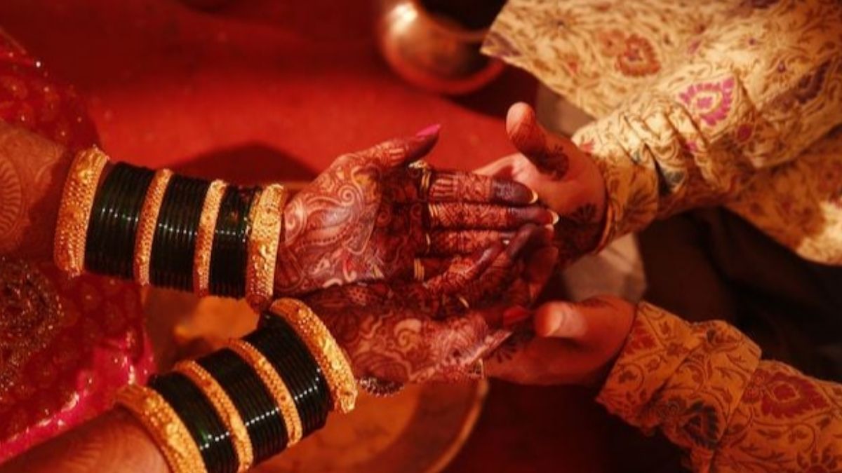 दलित परिवार ने मैरिज हॉल में रचाई शादी, भीड़ ने किया हमला – दो लोग गंभीर रूप से घायल
